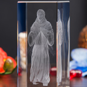 Statuetka z figurą Chrystusa - 2