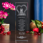 Para Młoda w Altance 3D - ciekawe podziękowania dla rodziców w wysokiej statuetce