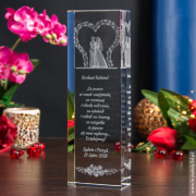 Para Młoda w Altance 3D - fajny prezent na ślub w wysokiej statuetce