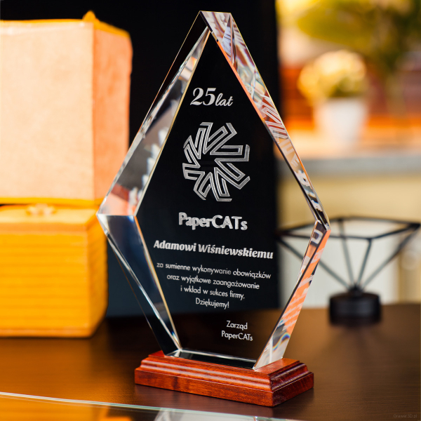 Statuetka 3D z logo Paper CATs na podstawce - 2