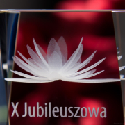 Statuetka z modelem 3D lili - zbliżenie