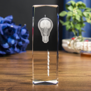Statuetka z modelem 3D żarówki - bok