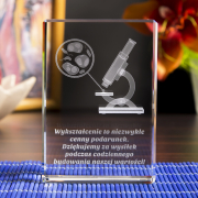 Statuetka z modelami 3D mikroskopu