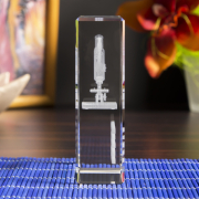 Statuetka z modelami 3D mikroskopu - bok