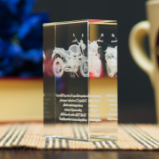 Statuetka z modelem 3D motocykla - prawy bok
