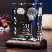 Statuetka z modelami 3D mózgu i czaszki