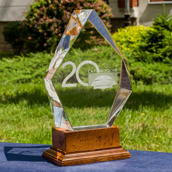Statuetka 3D z logo Hochland