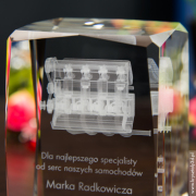 Silnik 3D - widok z bliska na 11x7x7 cm