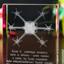 Dron 3D - widok z bliska na format 10x7x3 cm