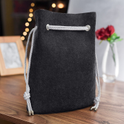 Torba filcowa czarna ze srebrnym sznurkiem. Wysokość 26 cm