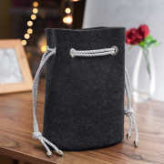 Torba filcowa czarna ze srebrnym sznurkiem. Wysokość 24 cm