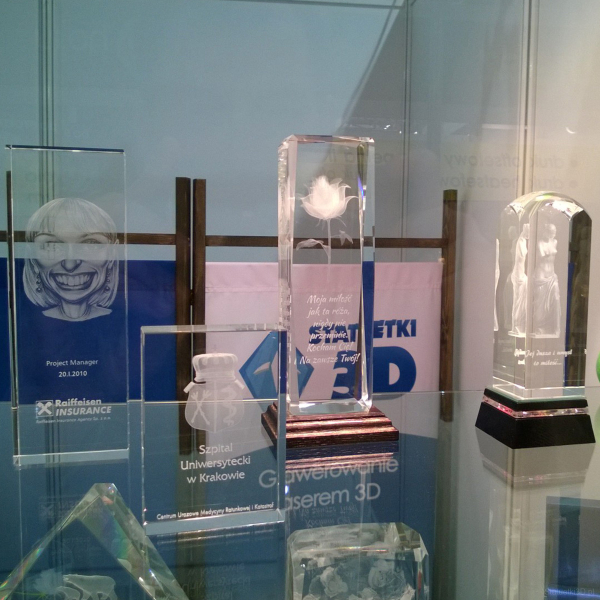 id-002647-04-Nasze-statuetki-na-targach-RemaDays-2015