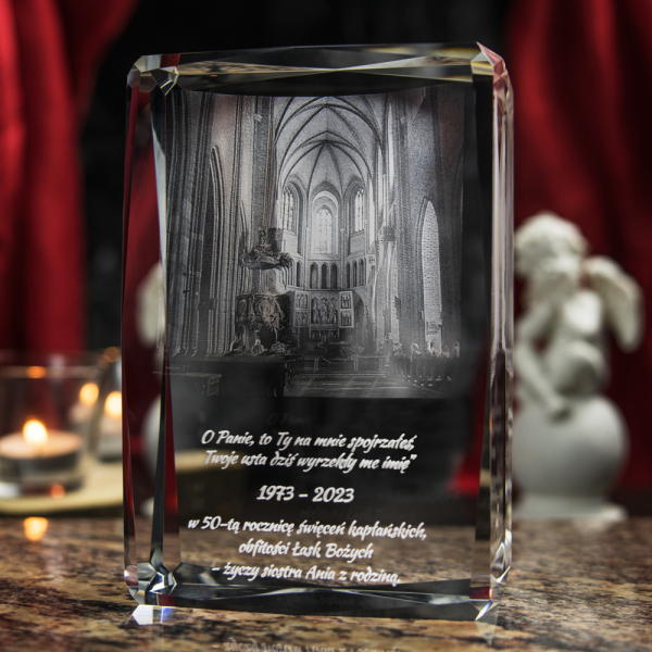 Fotokryształ 3D katedry - widok od przodu